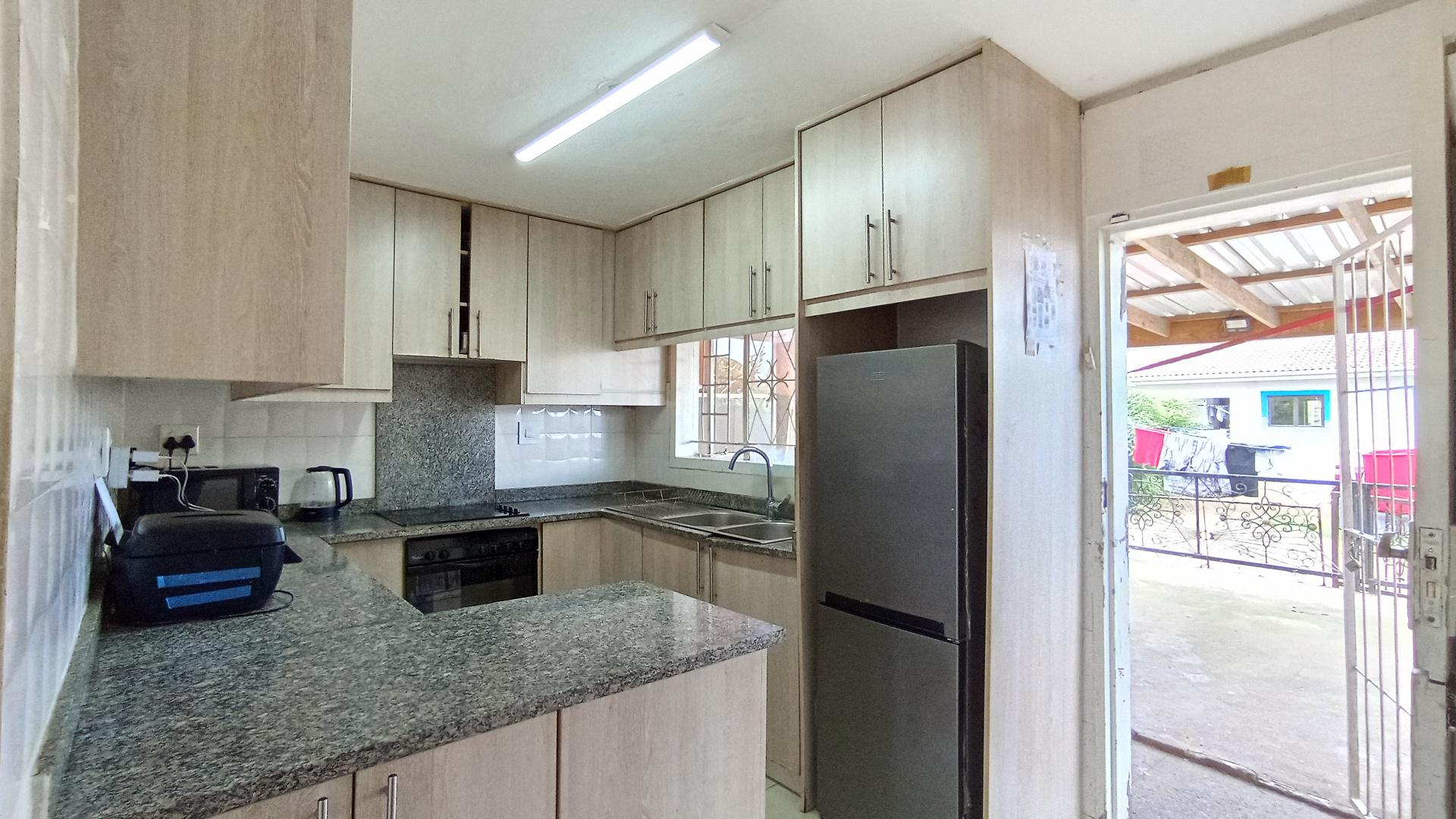 Kitchen - 11 square meters of property in Sunford
