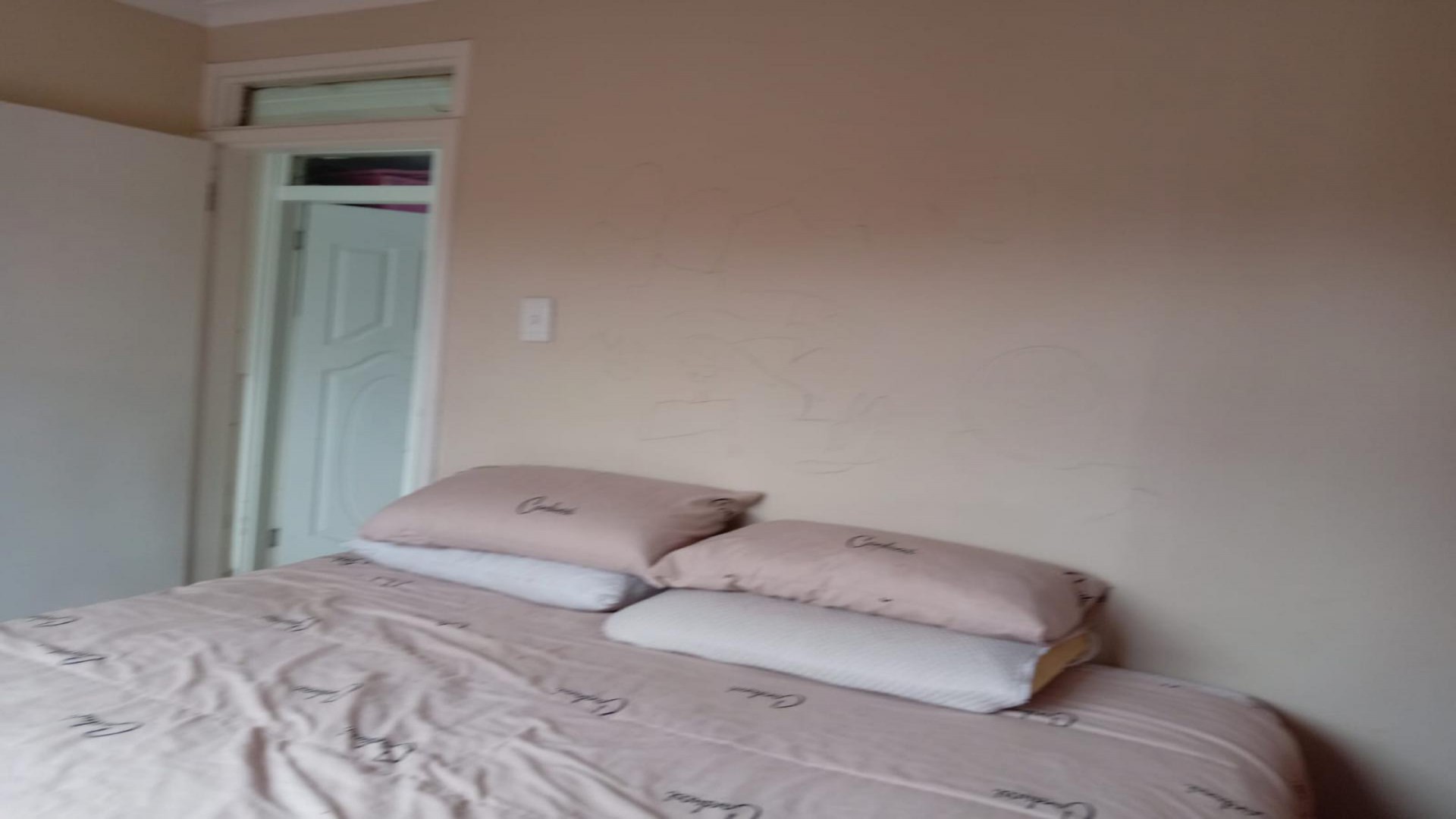 Bed Room 1 - 11 square meters of property in Sunford