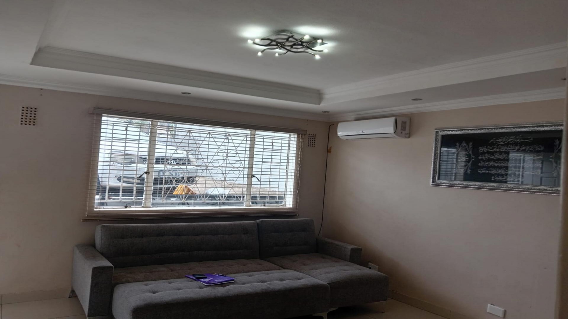 Lounges - 16 square meters of property in Sunford
