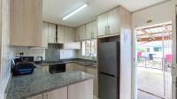Kitchen - 11 square meters of property in Sunford