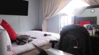 Bed Room 1 - 12 square meters of property in Savanna City