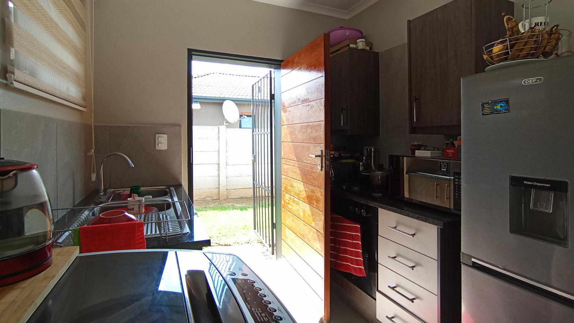 Kitchen - 6 square meters of property in Andeon