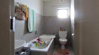 Bathroom 1 - 5 square meters of property in Andeon