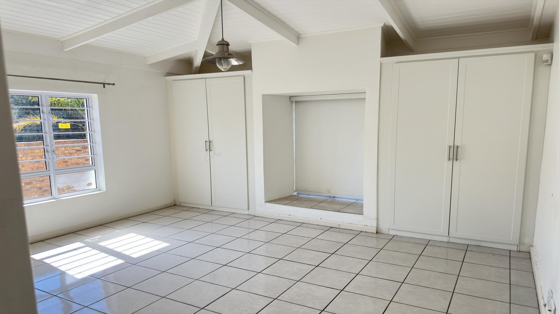 Bed Room 1 of property in Waterkloof