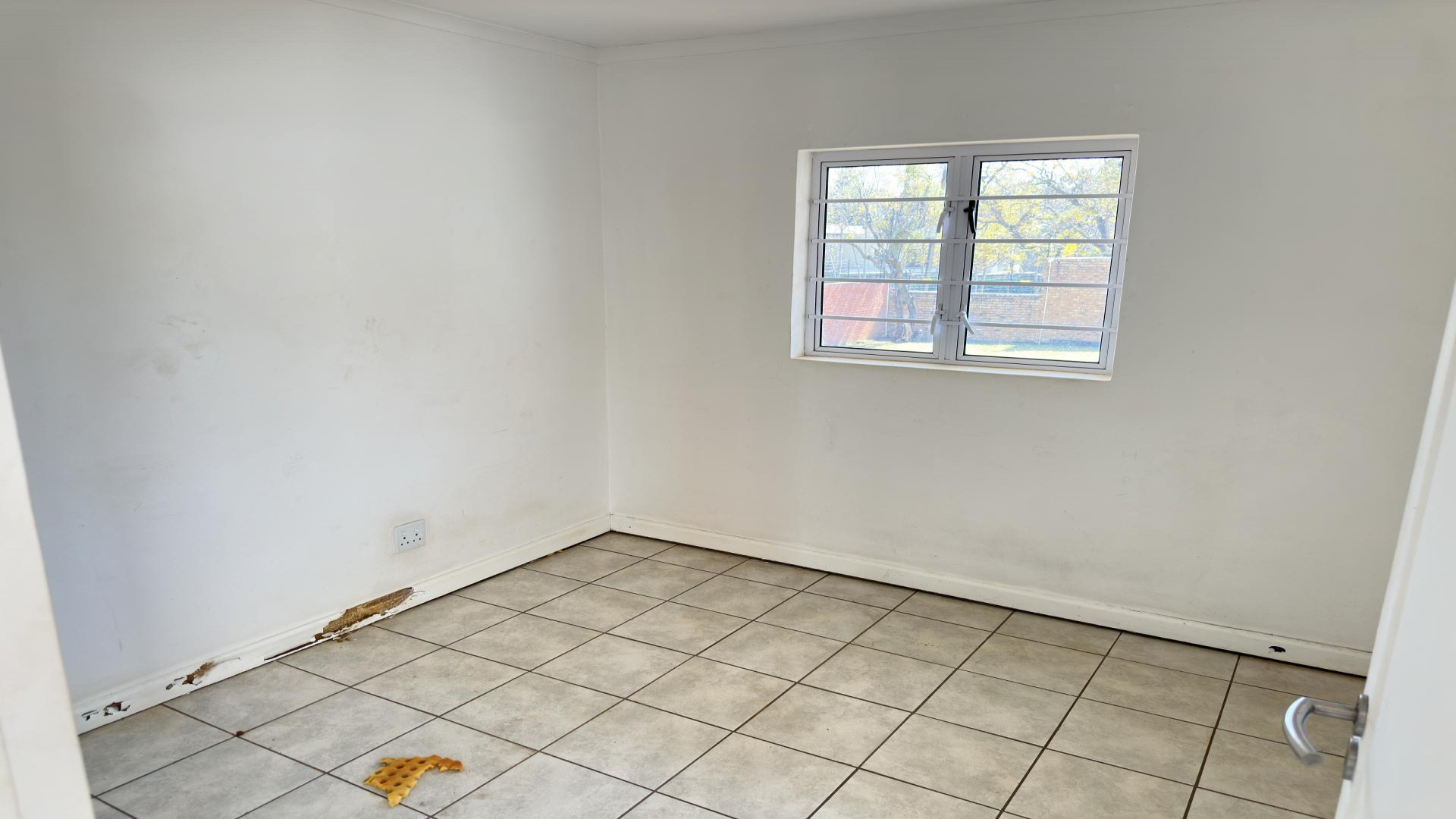 Bed Room 5+ of property in Waterkloof