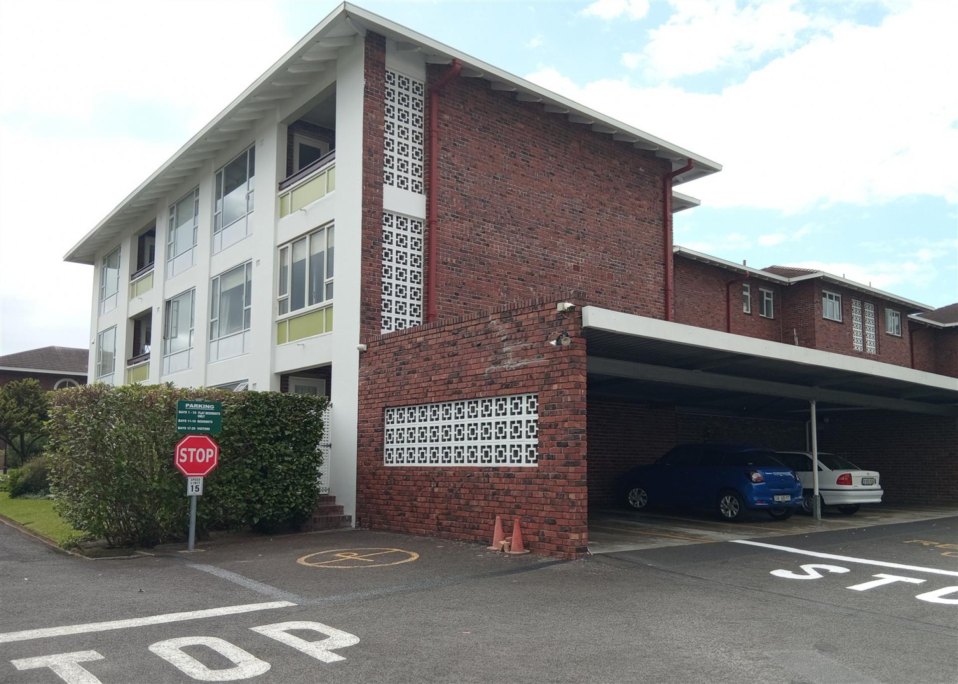 Front View of property in Meadowridge