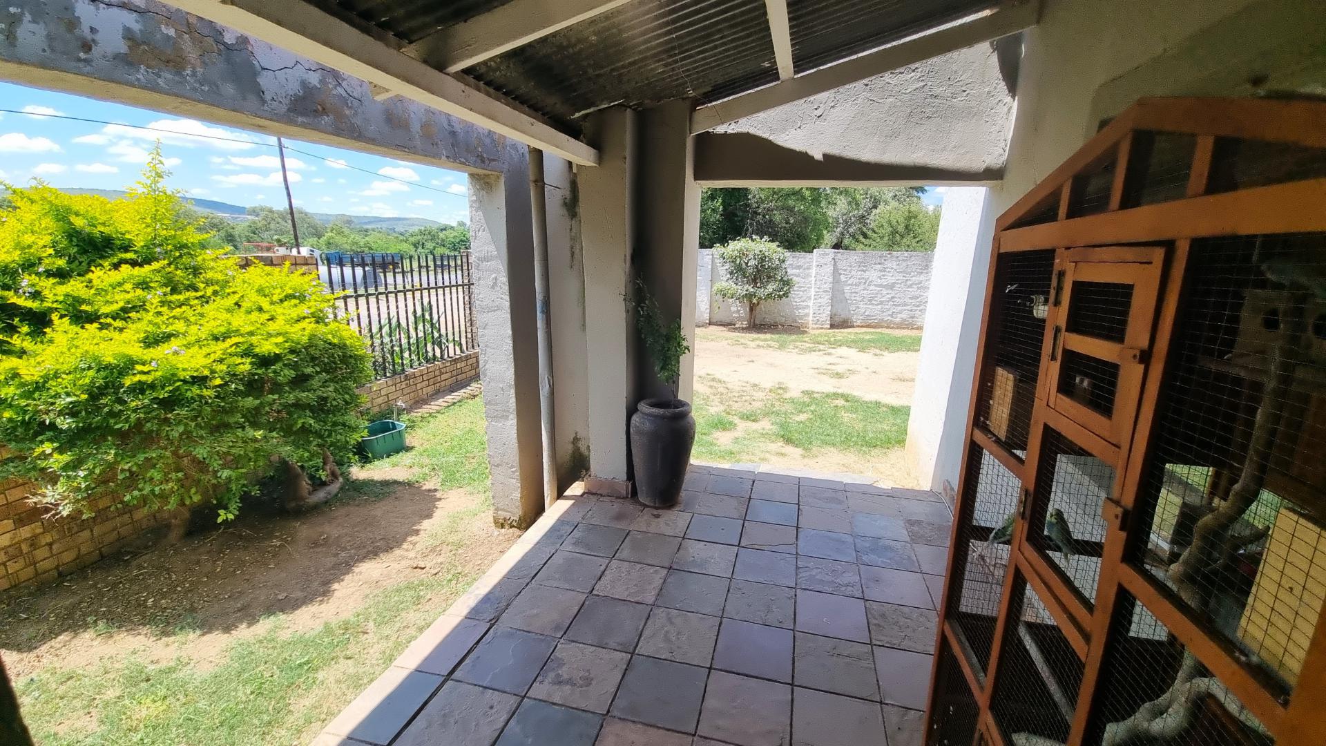 Patio of property in Swartruggens
