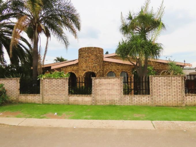 3 Bedroom House for Sale For Sale in Eersterust - MR701736