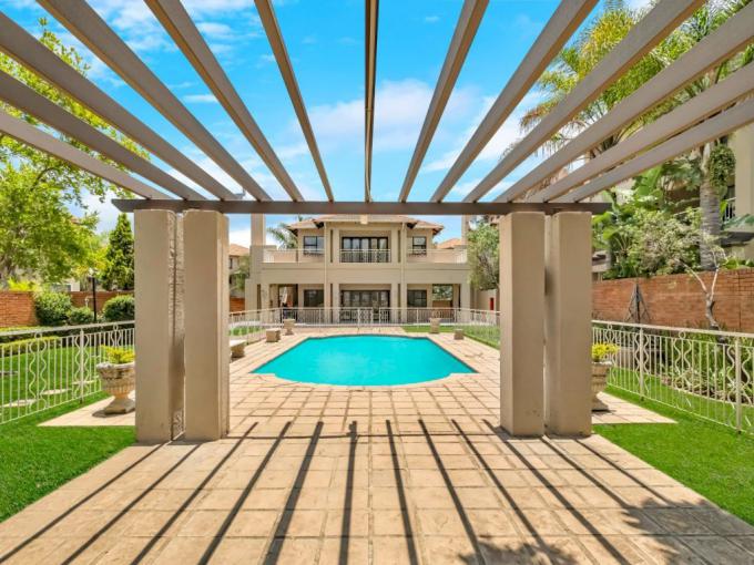 2 Bedroom Apartment for Sale For Sale in Sunninghill - MR701749