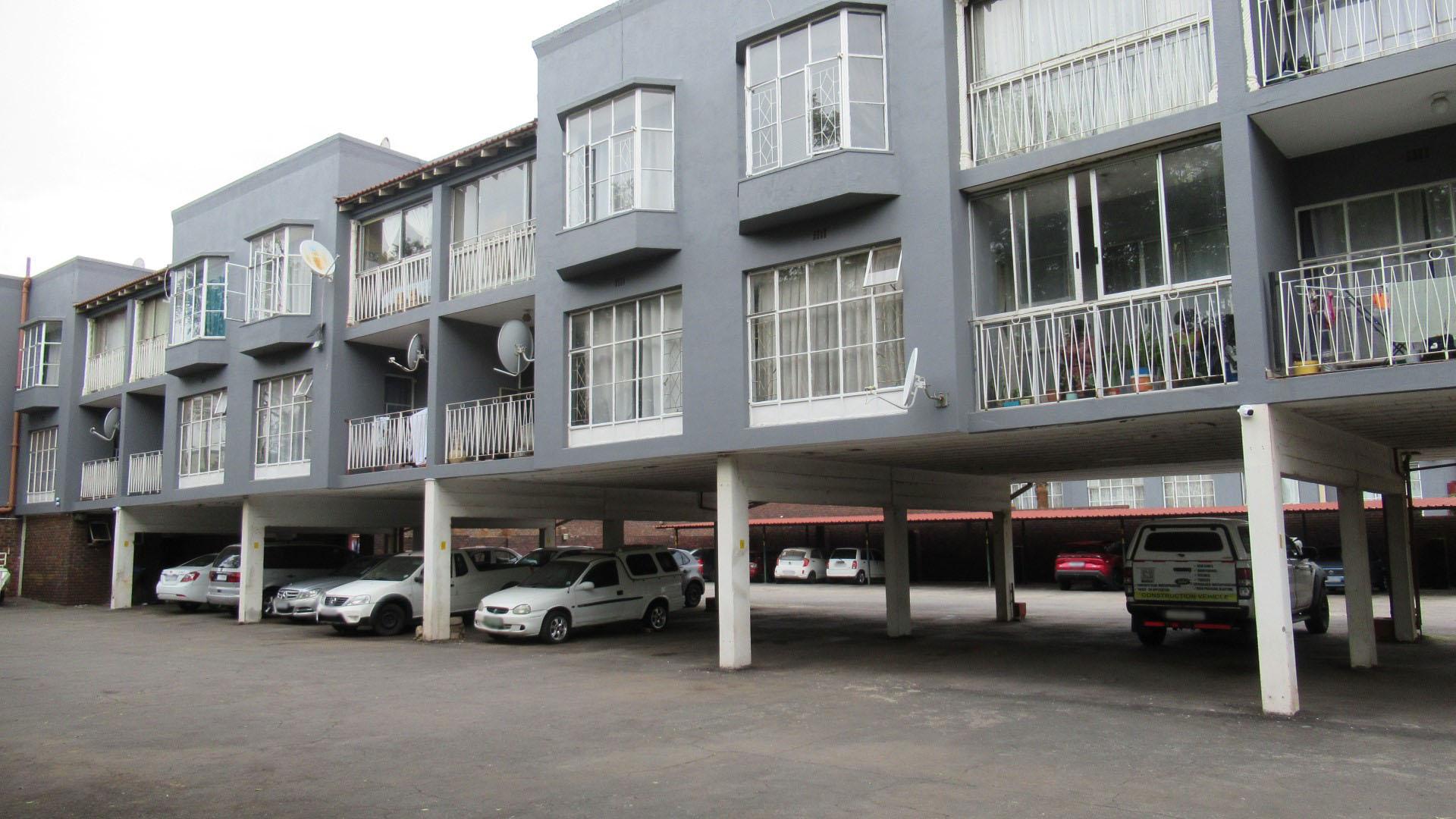 Front View of property in Roodepoort