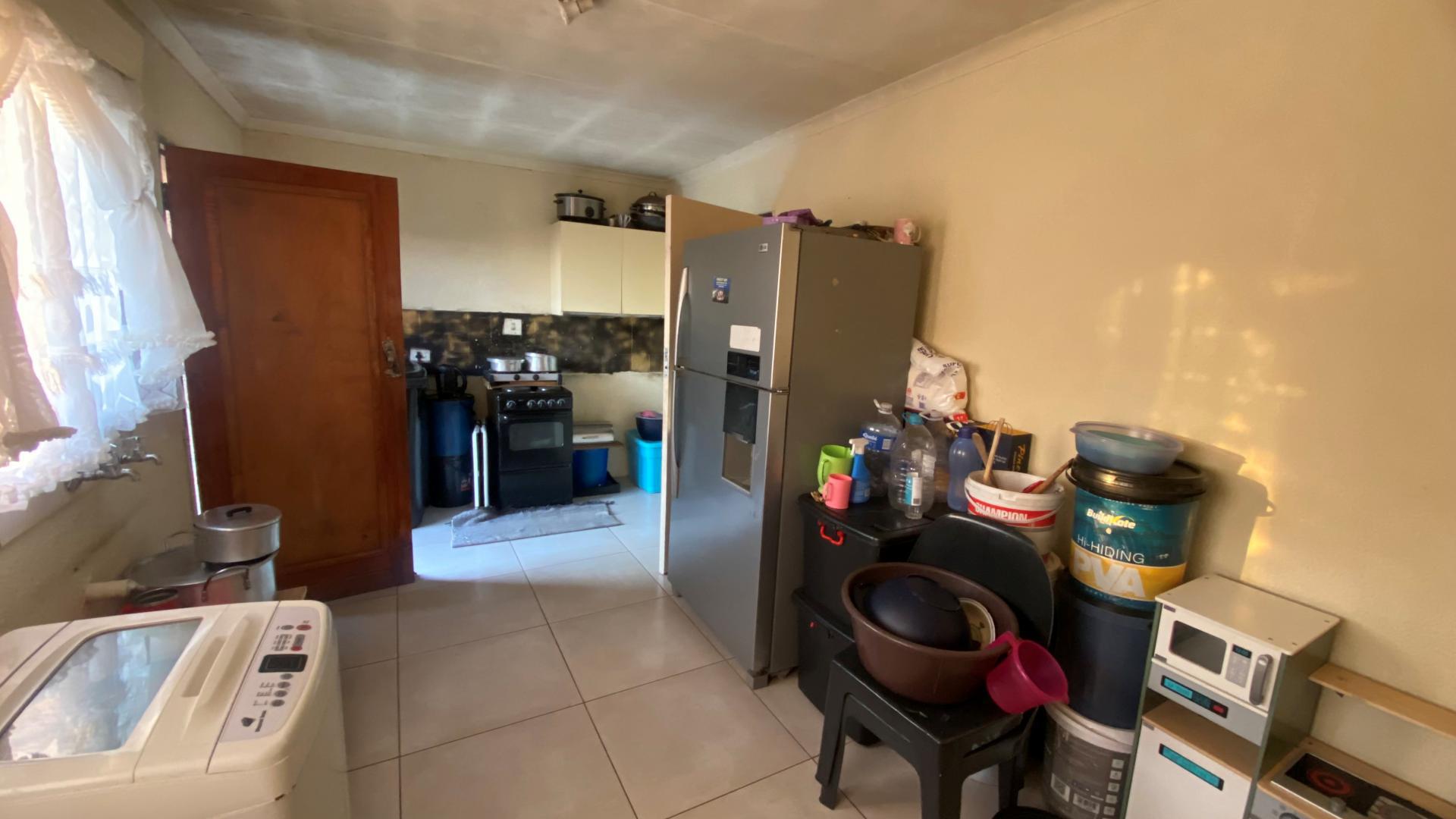 Kitchen of property in Vosloorus