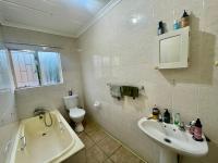  of property in Die Hoewes