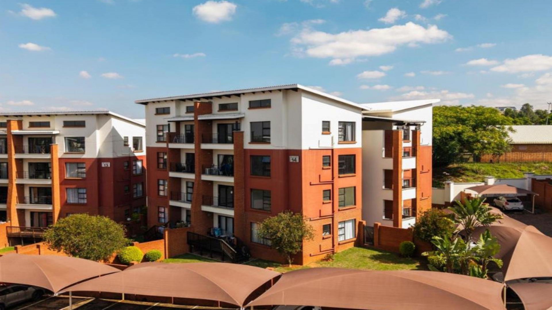 Front View of property in Greenstone Hill