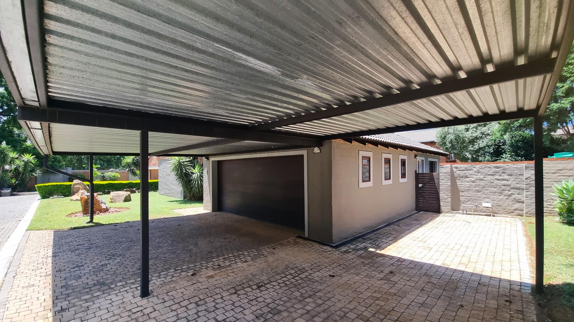 Carport  of property in Rustenburg