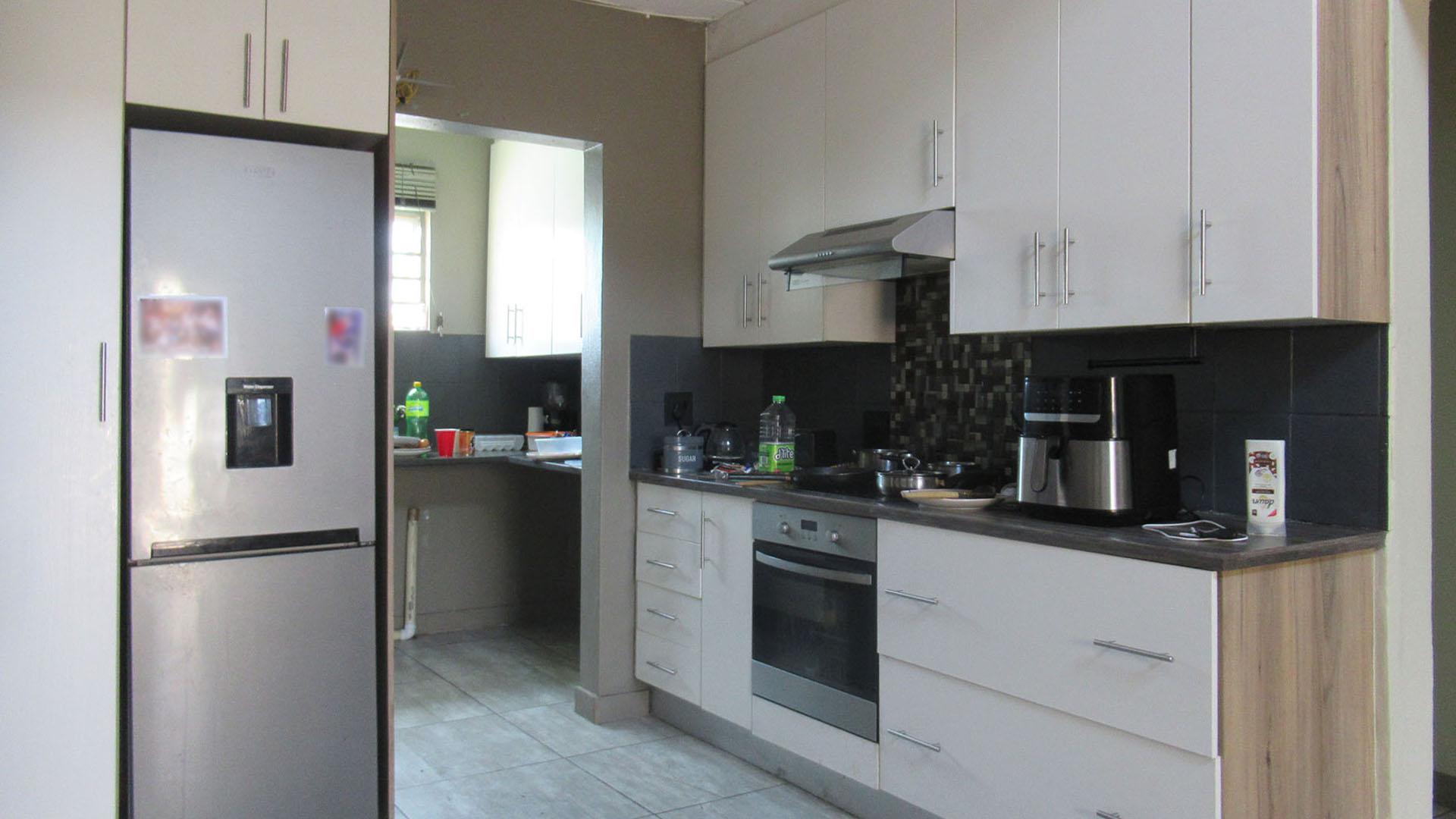 Kitchen - 11 square meters of property in Noordhang