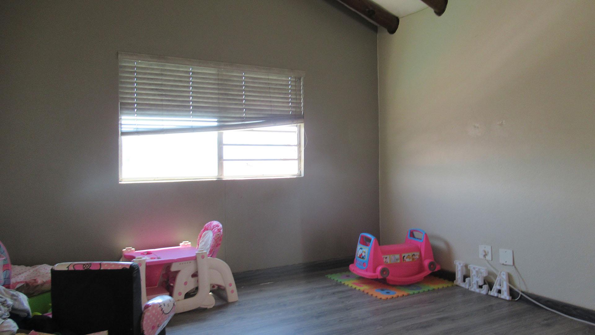 Study - 33 square meters of property in Noordhang