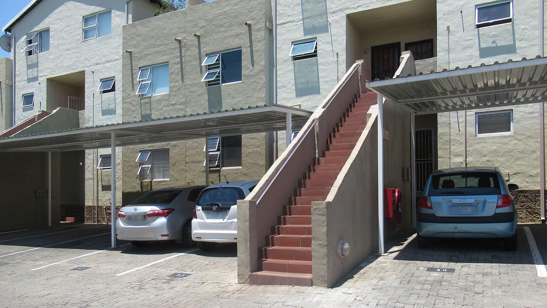 Front View of property in Noordhang