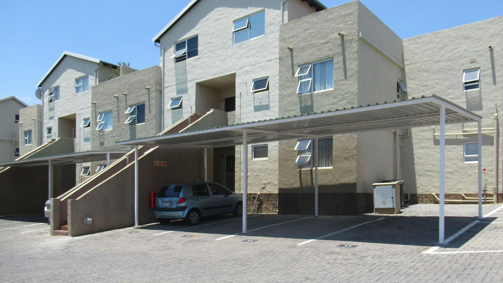 Front View of property in Noordhang