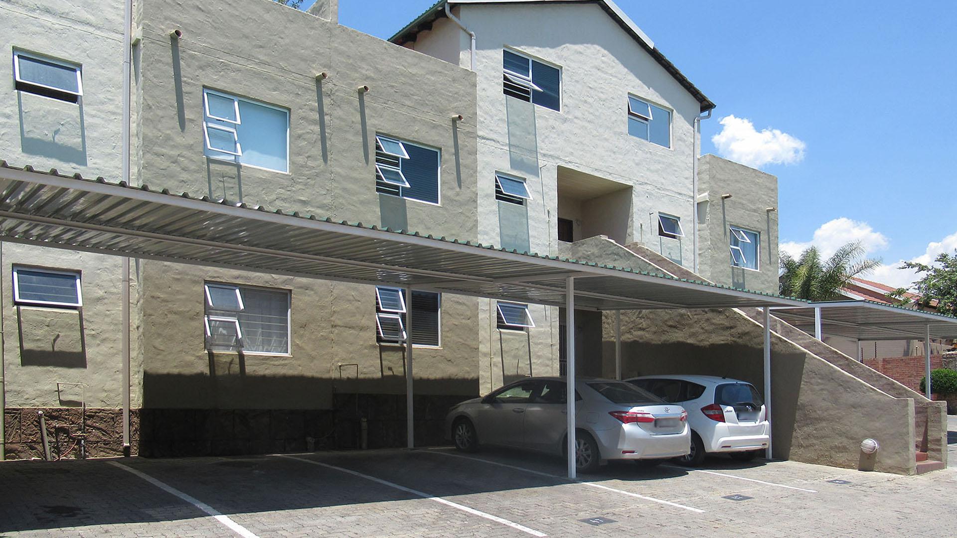 Front View of property in Noordhang