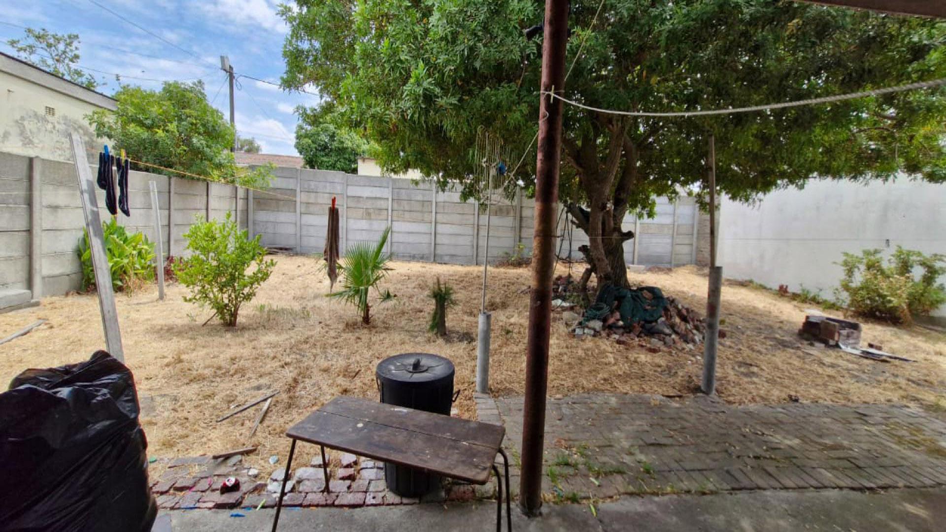 Backyard of property in Scottsville