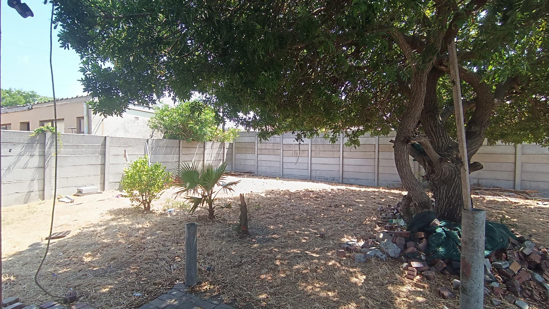 Backyard of property in Scottsville