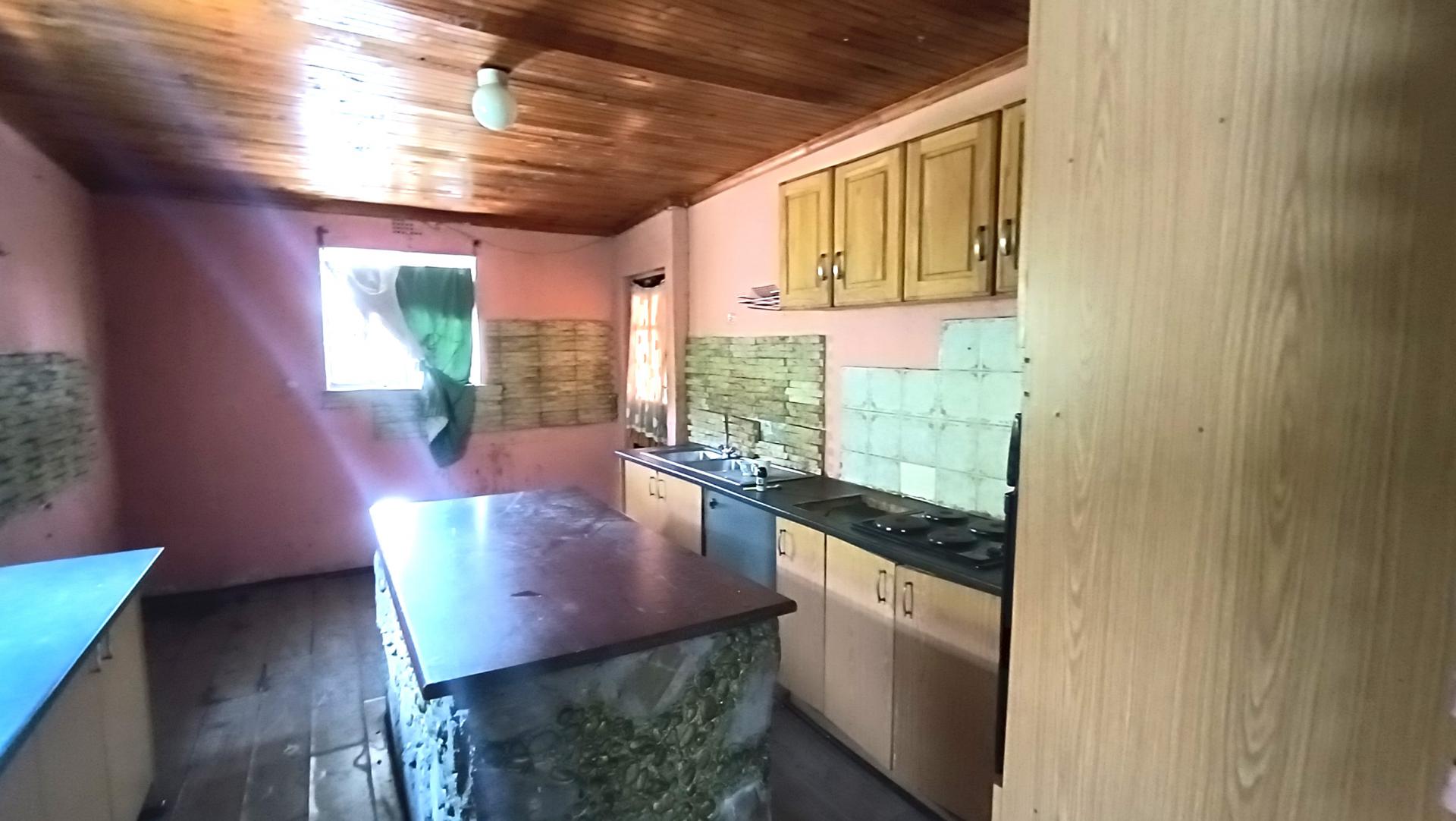 Kitchen - 19 square meters of property in Scottsville