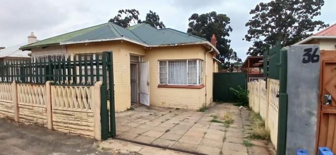 2 Bedroom House for Sale For Sale in Rosettenville - MR701816