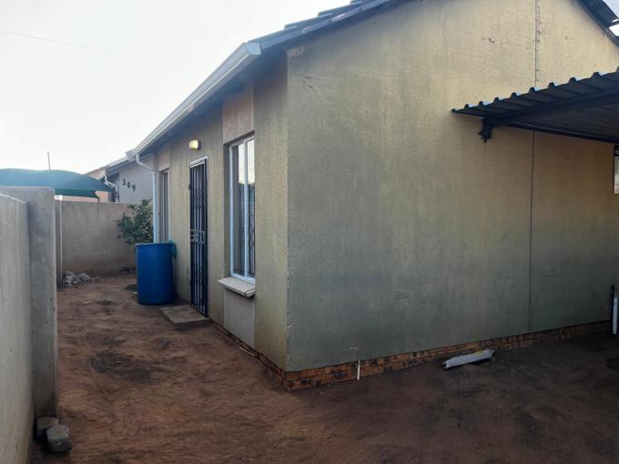 2 Bedroom House for Sale For Sale in Savanna City - MR701823