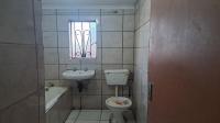 Bathroom 1 of property in Roodekop
