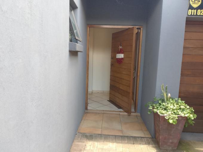 4 Bedroom Simplex for Sale For Sale in New Redruth - MR701846