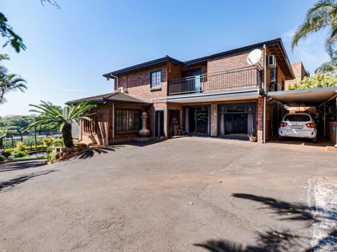 4 Bedroom House for Sale For Sale in Amanzimtoti  - MR701847