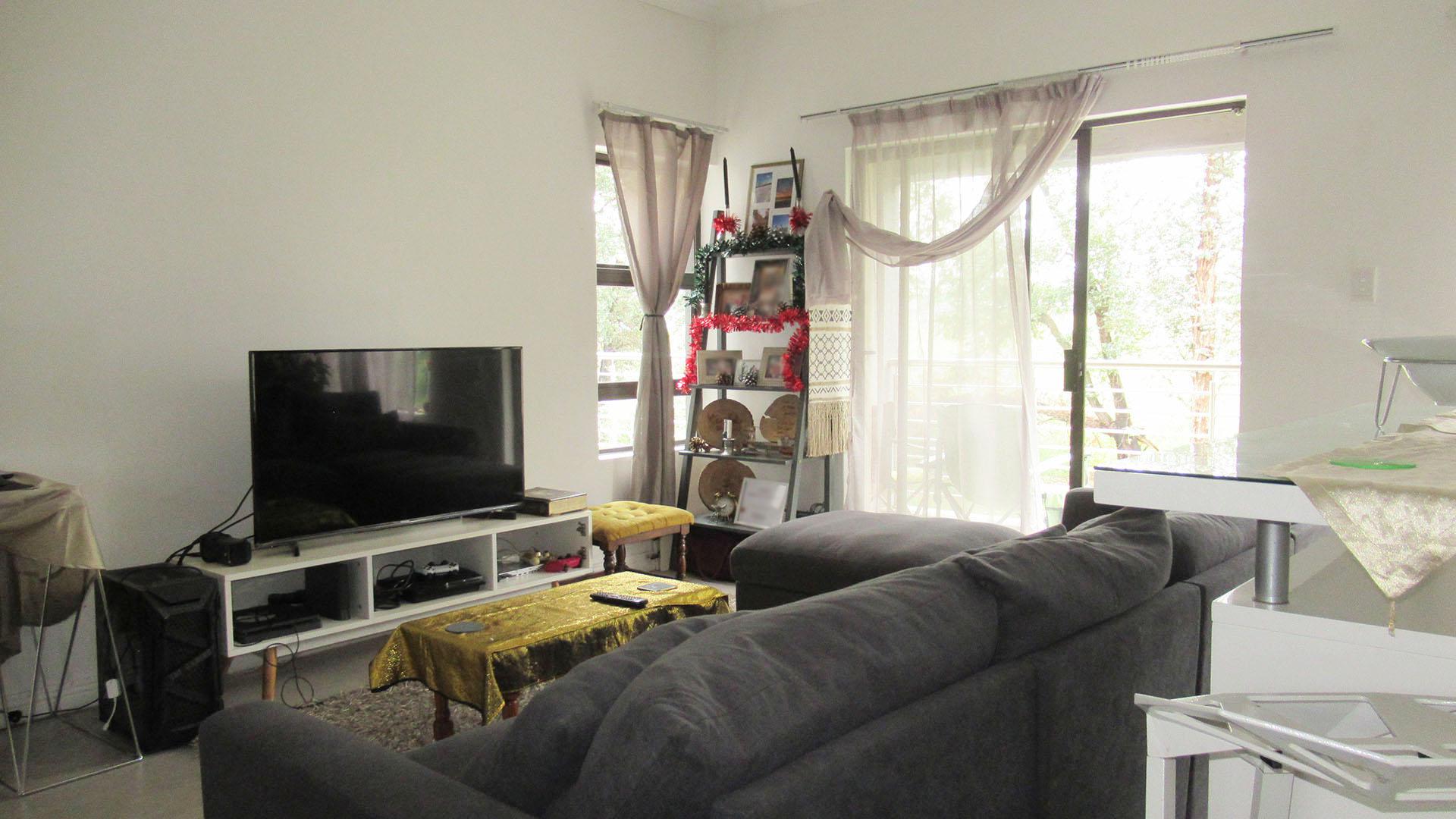 Lounges - 27 square meters of property in Illiondale