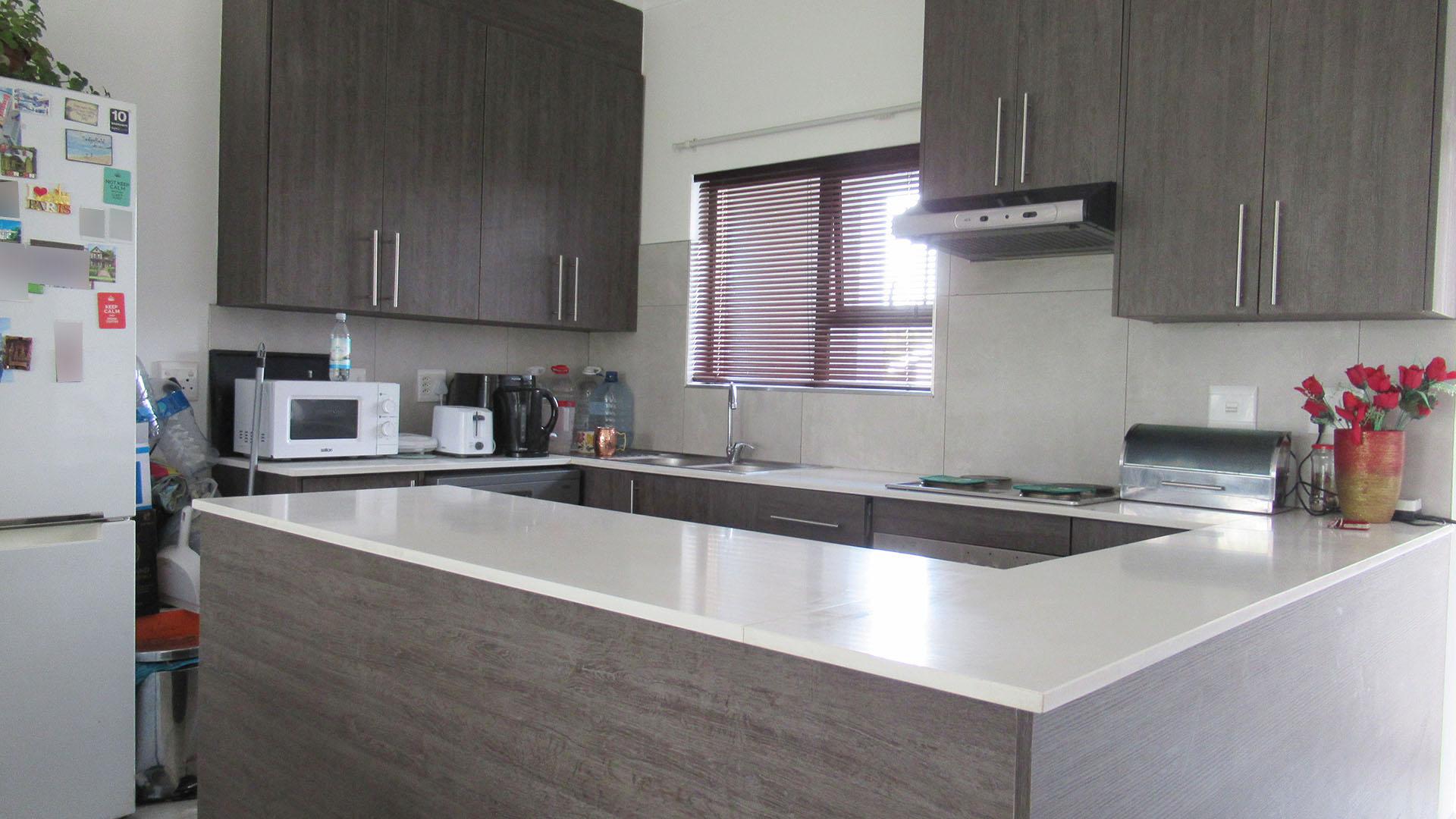 Kitchen - 8 square meters of property in Illiondale