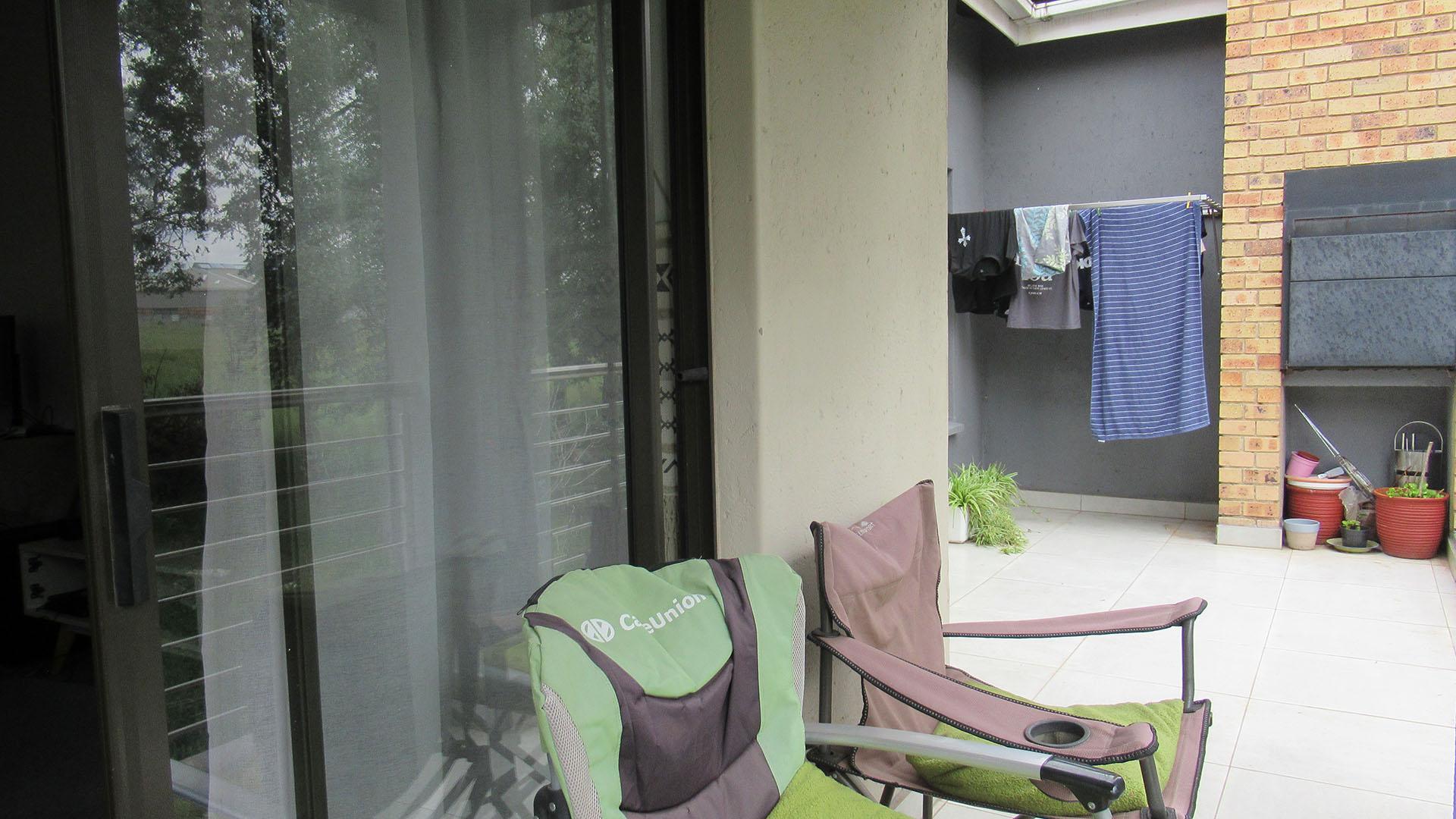 Balcony - 15 square meters of property in Illiondale