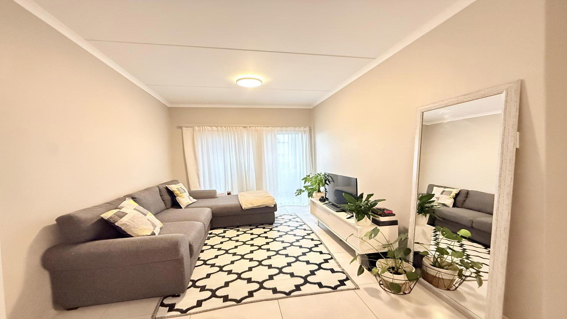 Lounges of property in Midridge Park