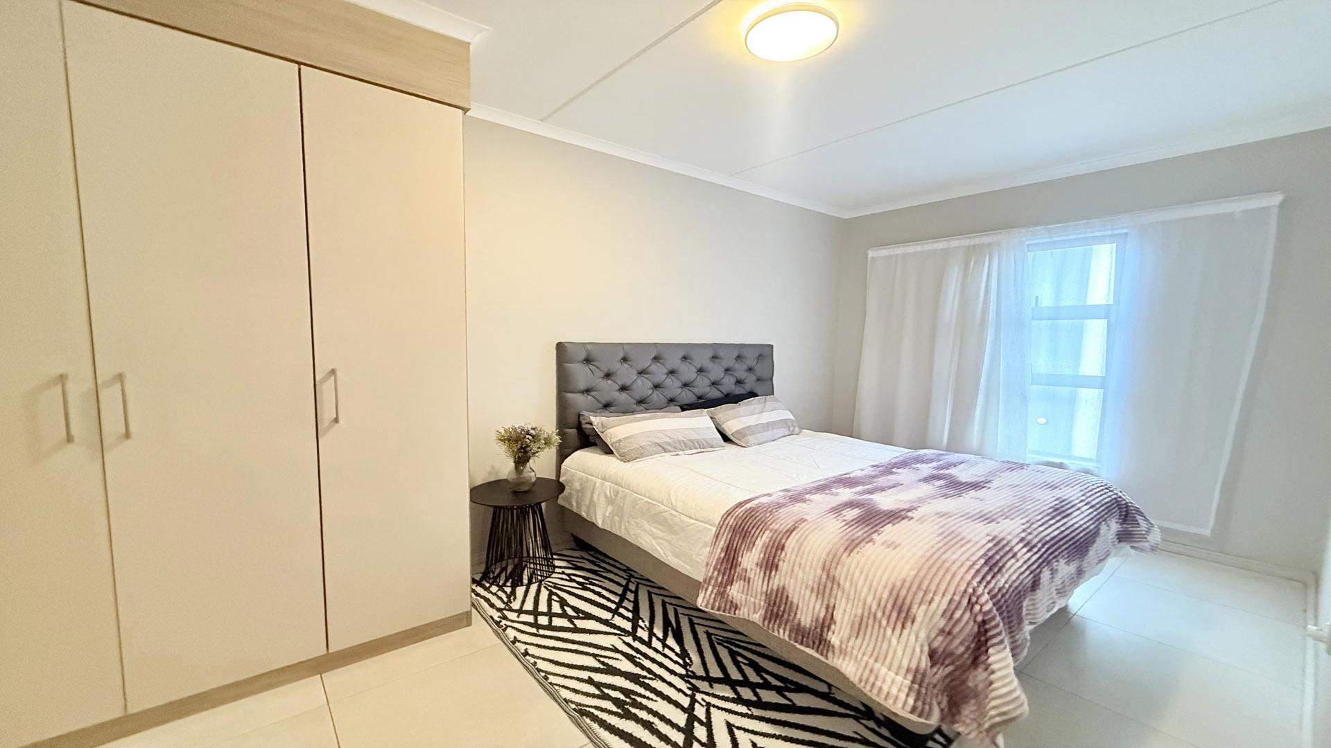 Bed Room 1 of property in Midridge Park