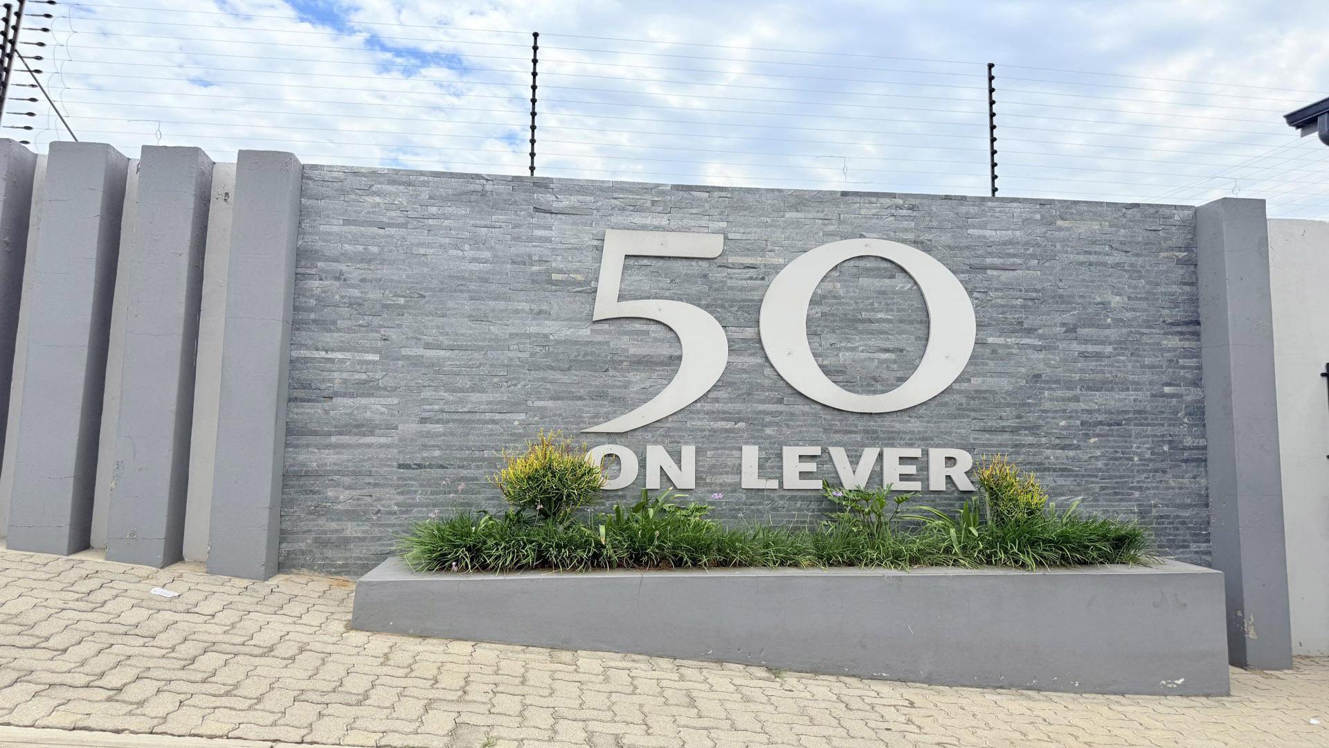 Front View of property in Midridge Park