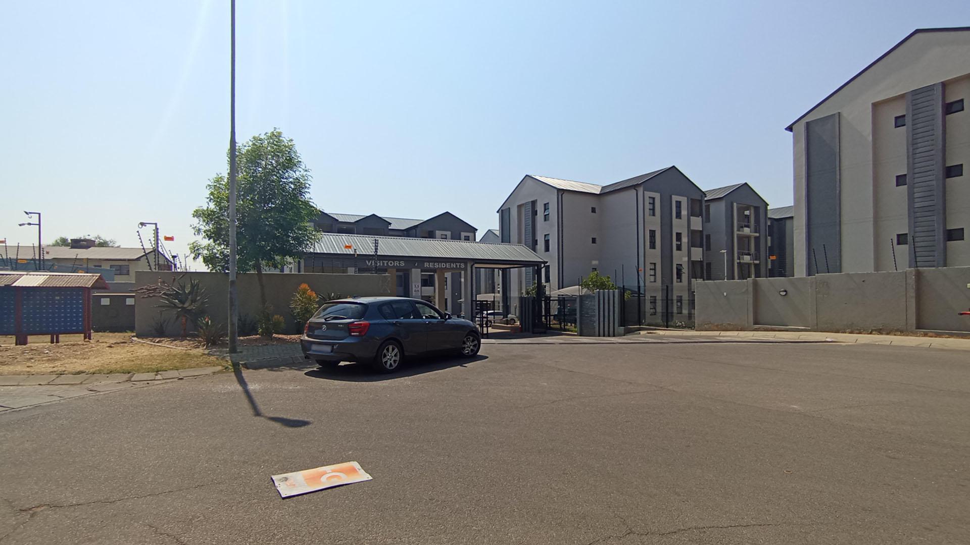 Front View of property in Midridge Park