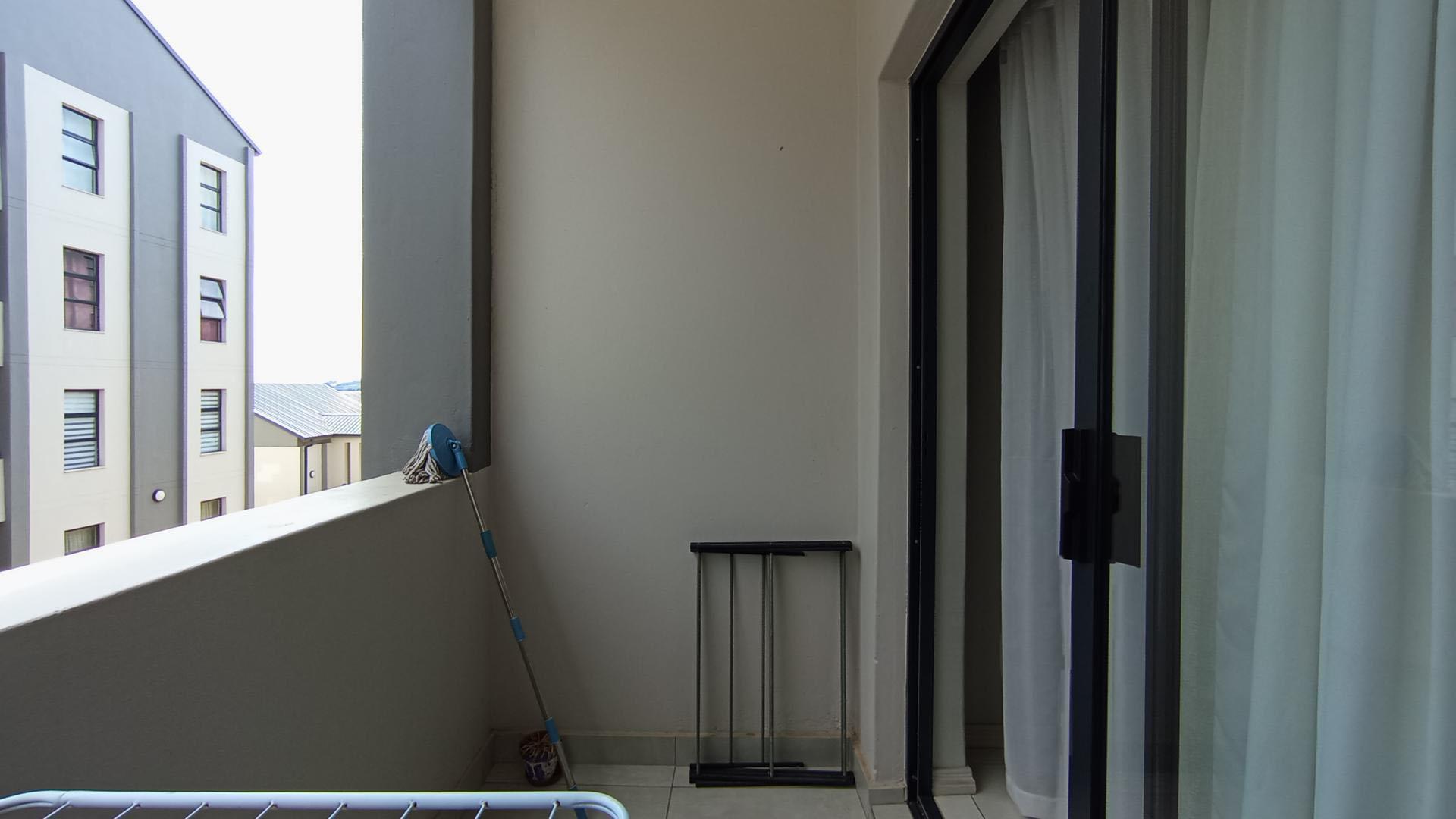 Balcony - 5 square meters of property in Midridge Park