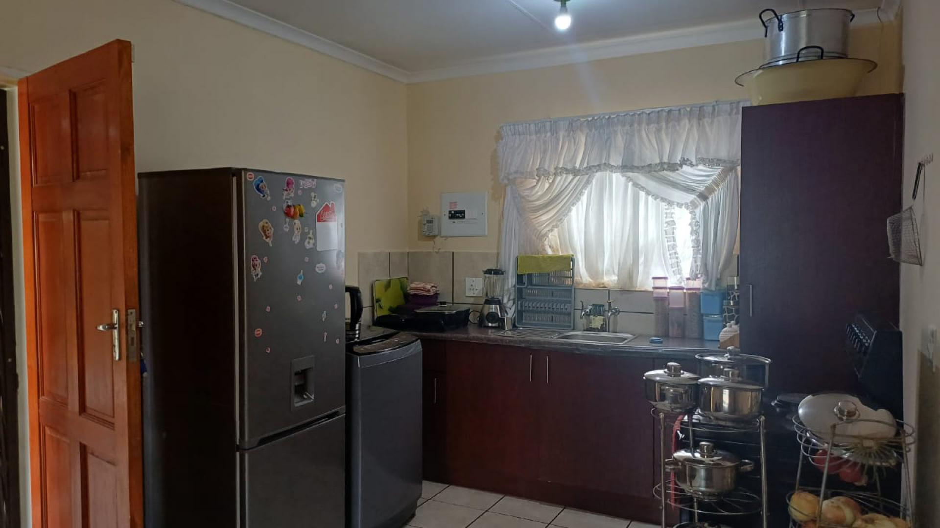 Kitchen of property in Glenharvie