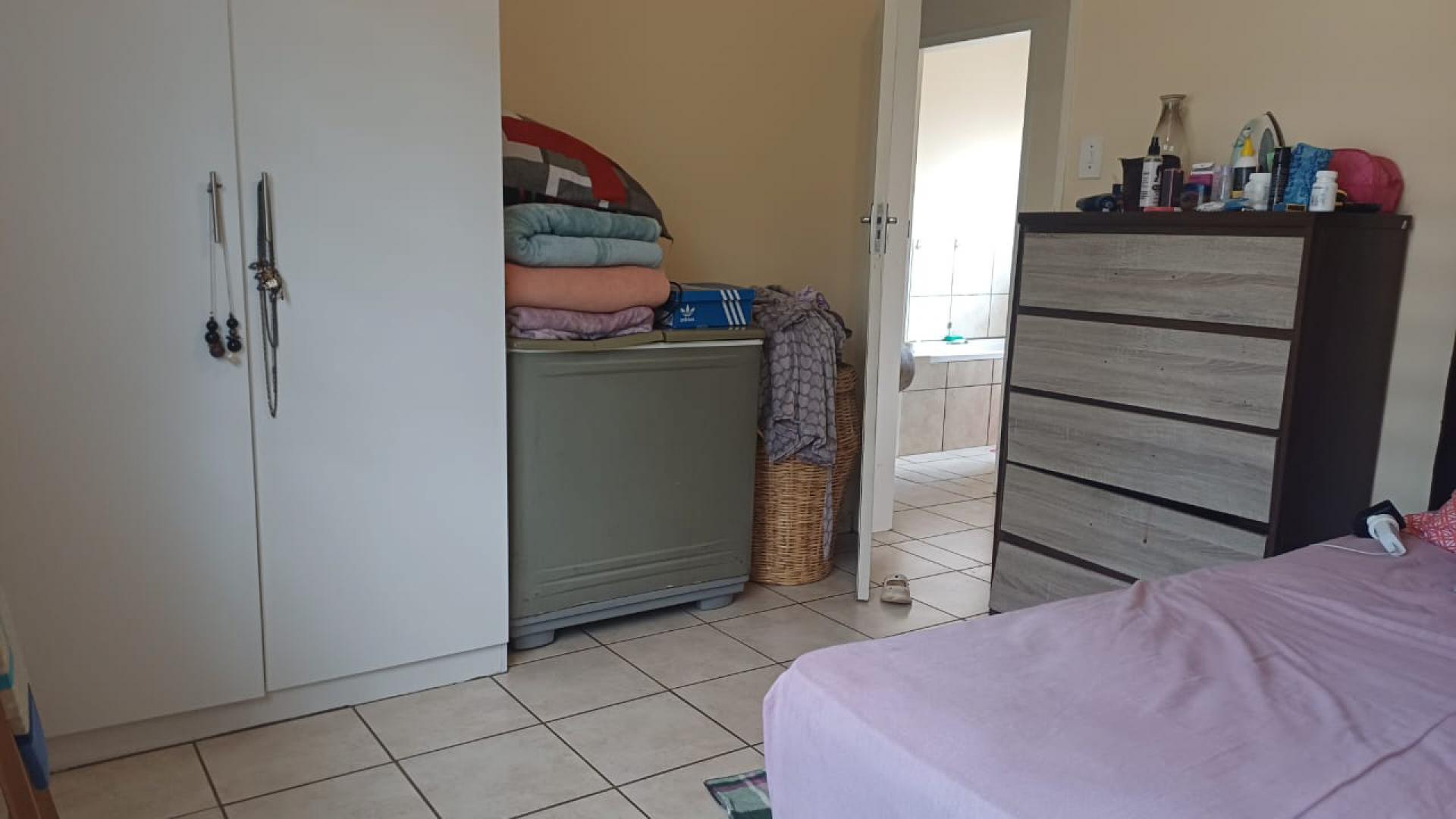 Bed Room 1 of property in Glenharvie