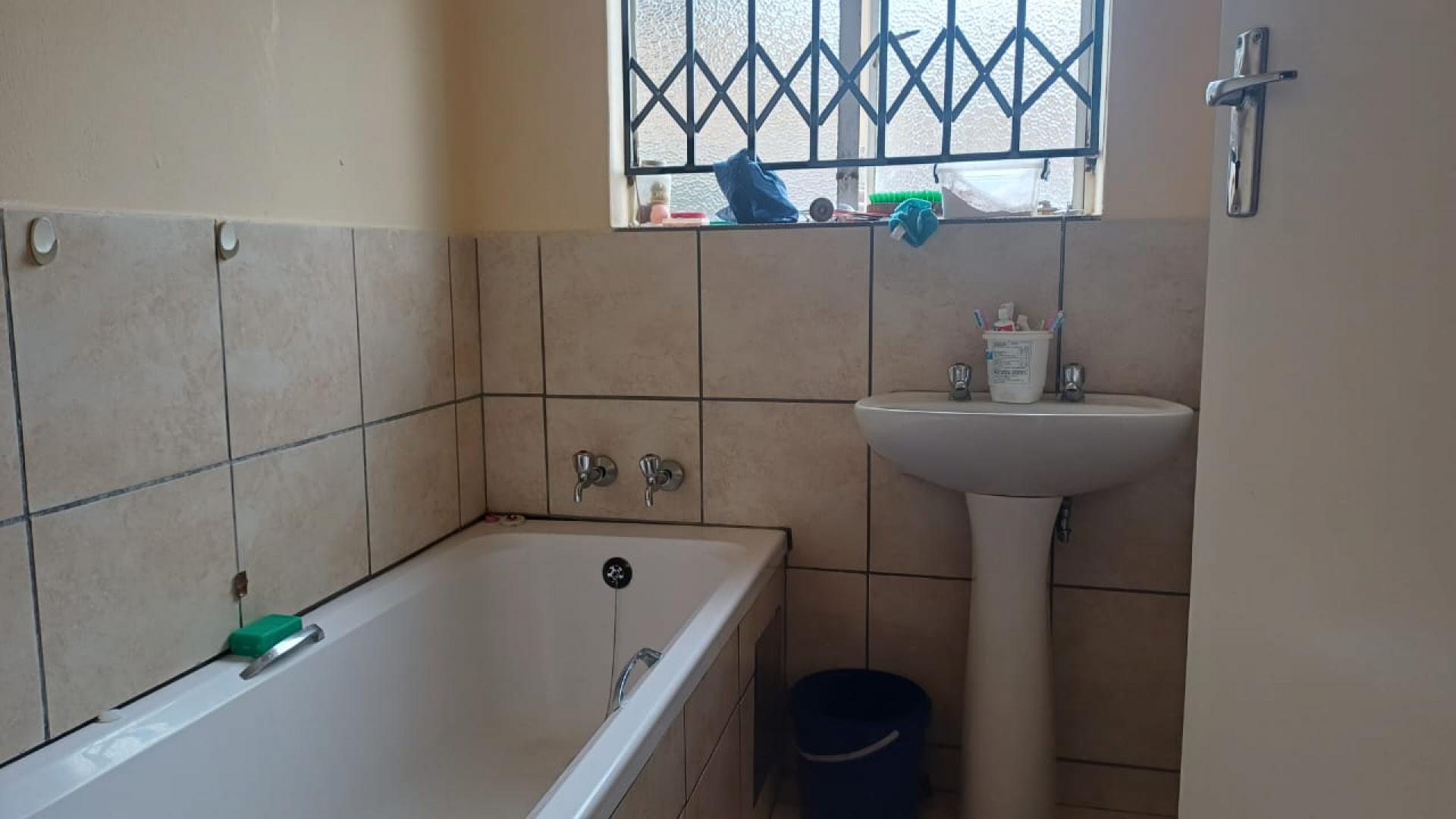 Bathroom 1 of property in Glenharvie