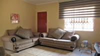 Lounges - 22 square meters of property in Glenharvie