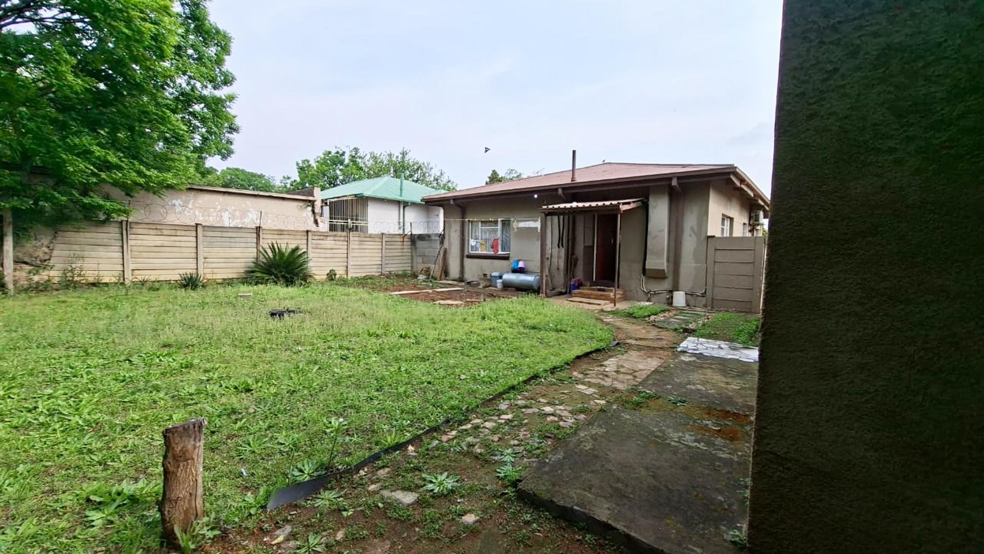 Backyard of property in Parys