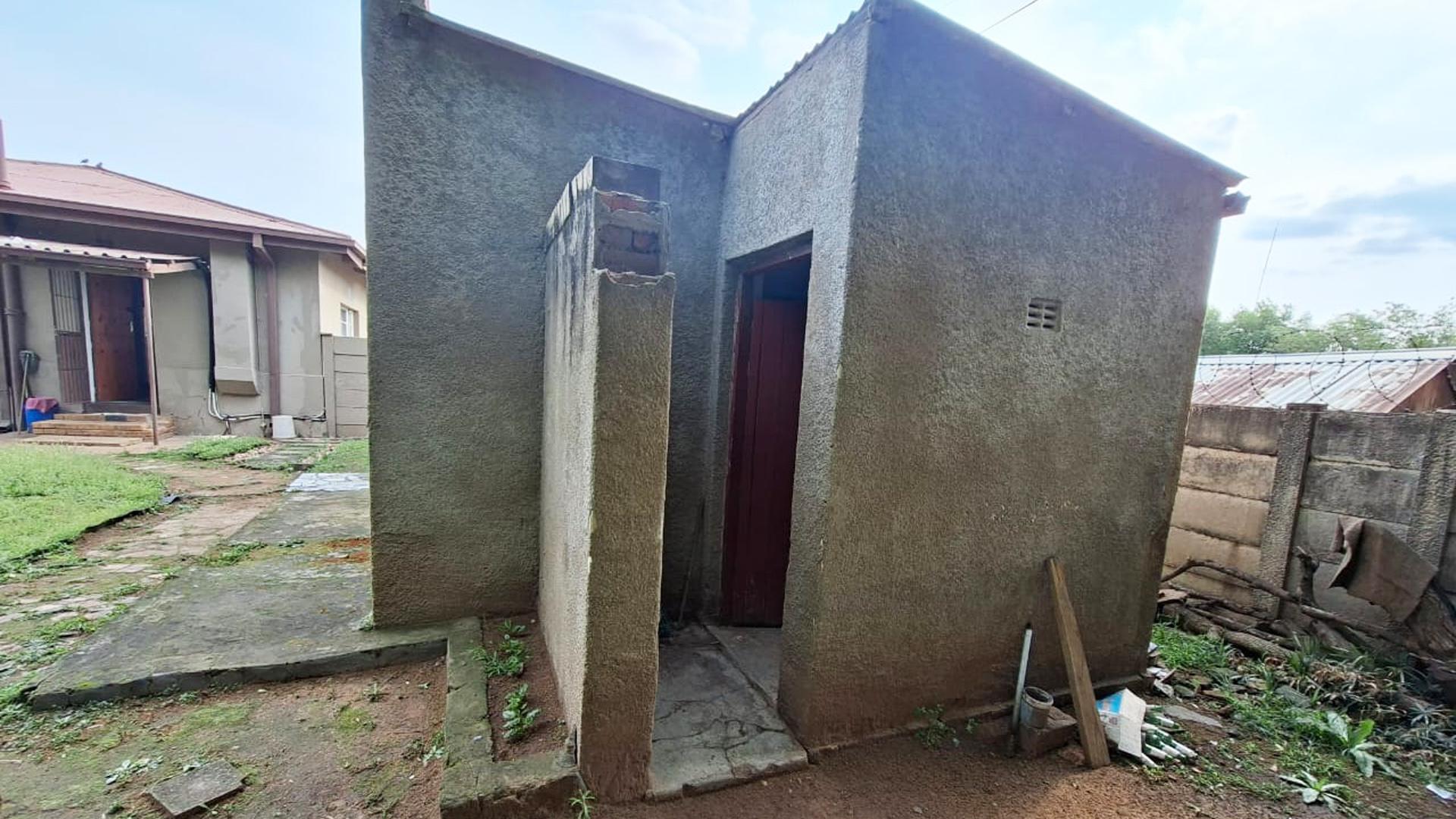 Staff Bathroom of property in Parys