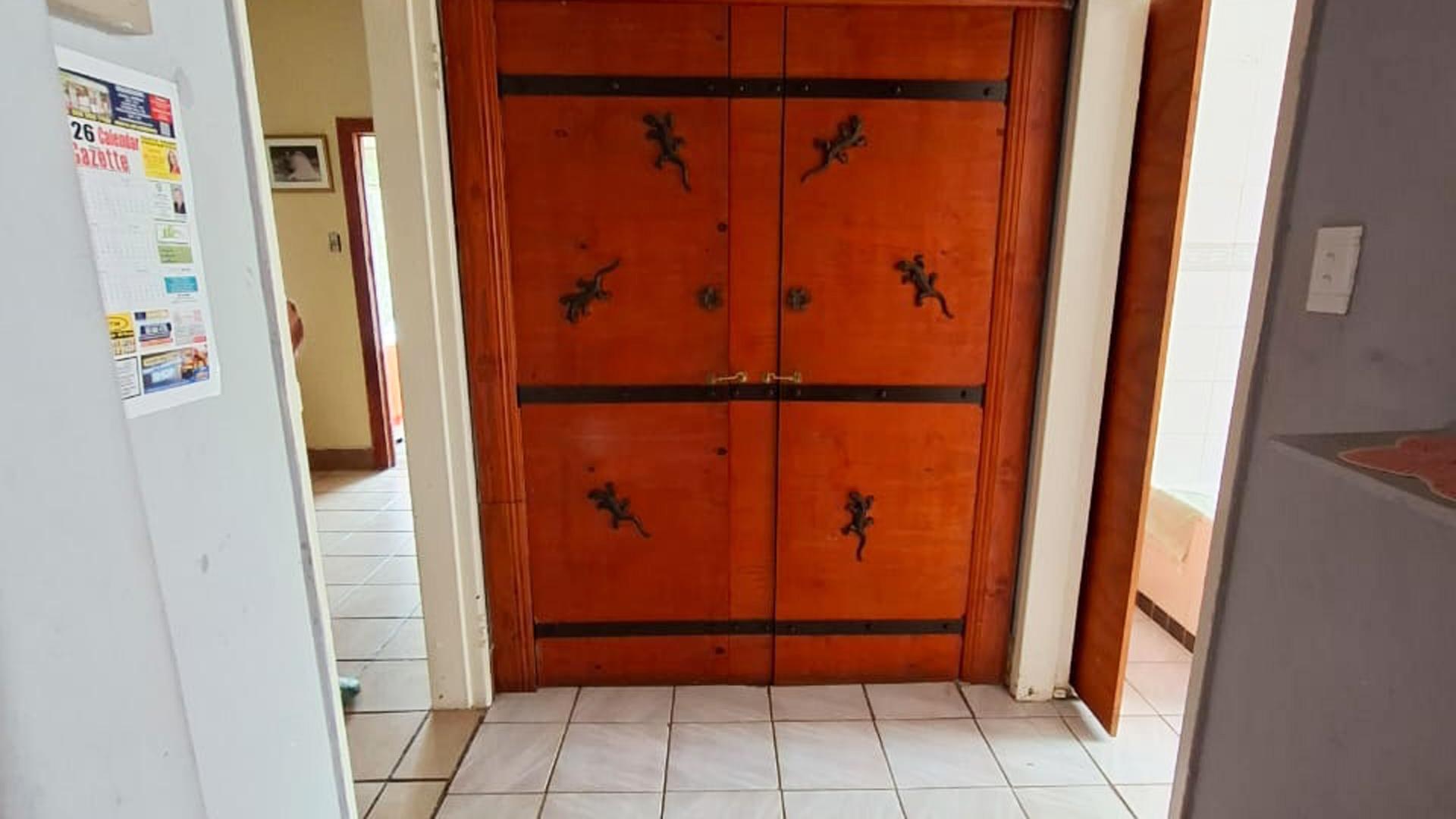 Foyer of property in Parys