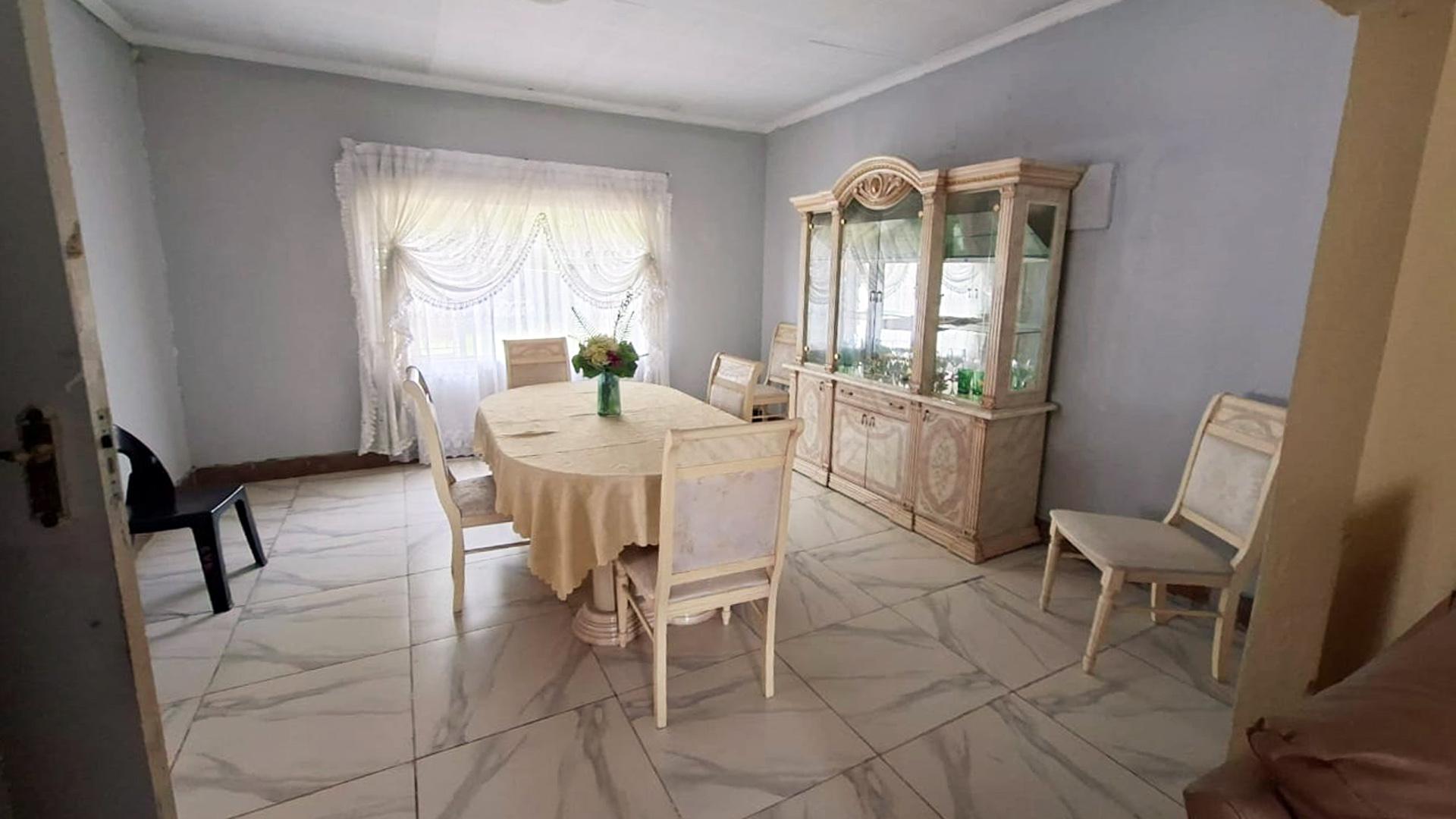Dining Room of property in Parys