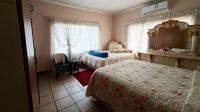 Bed Room 1 of property in Parys
