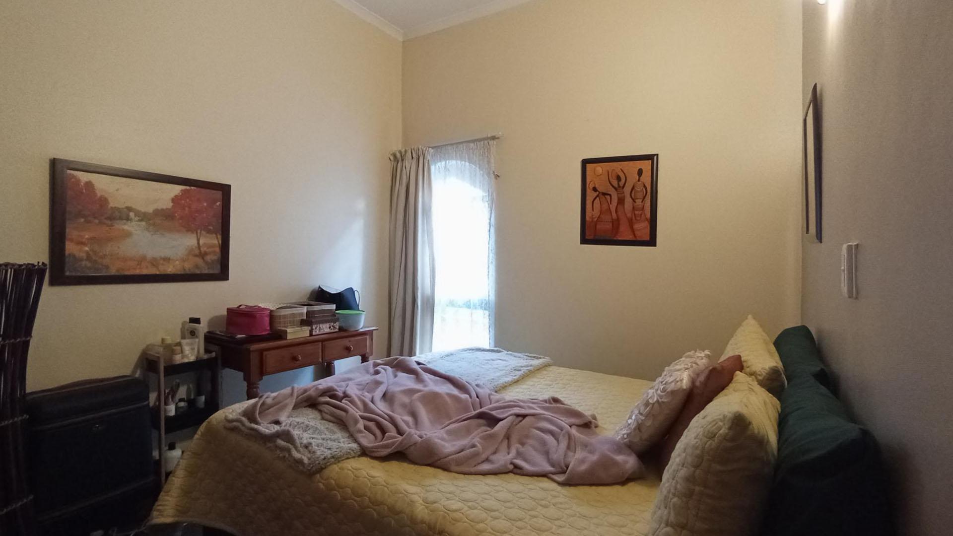 Bed Room 2 - 12 square meters of property in Arcadia