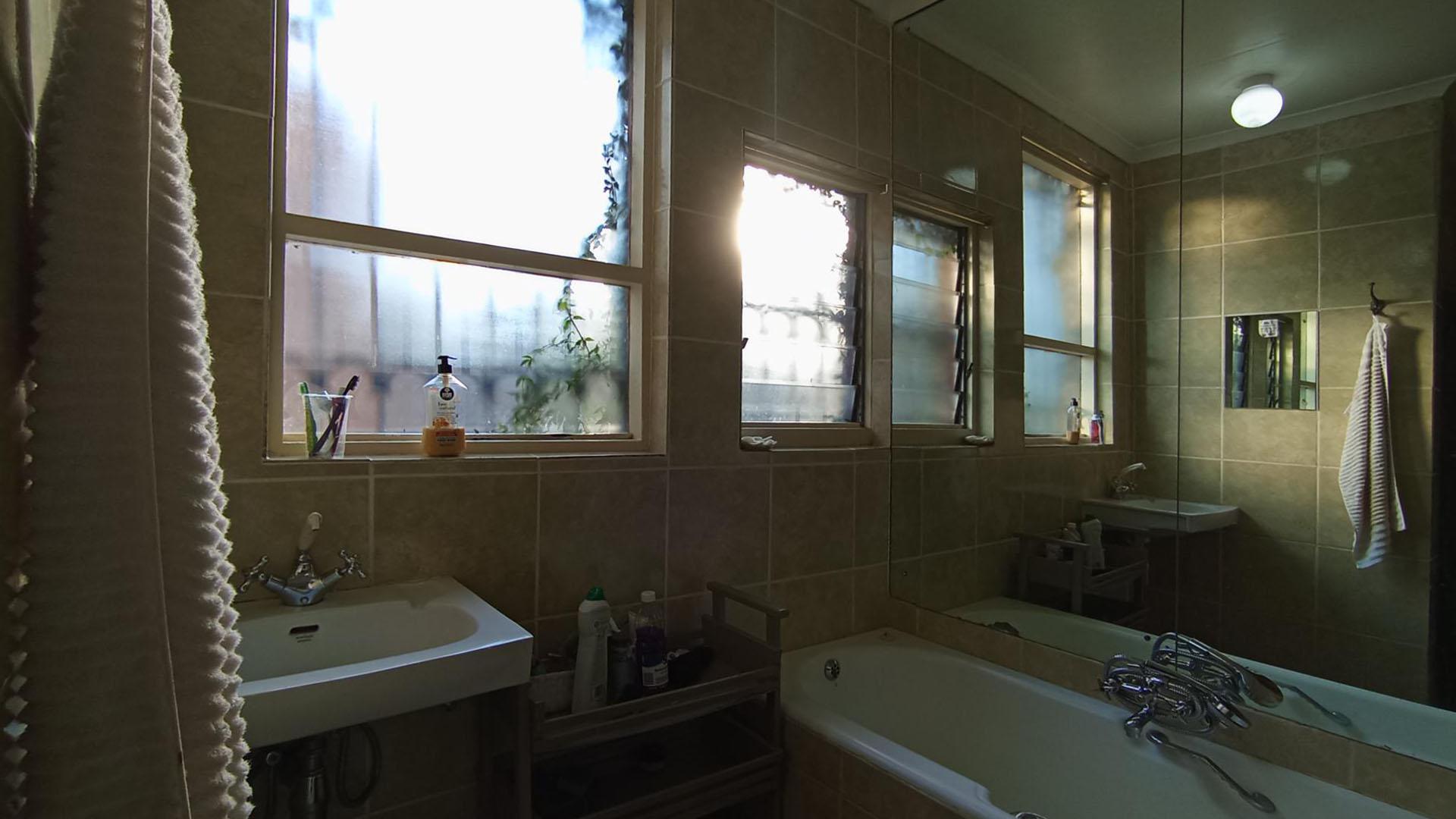 Bathroom 1 - 3 square meters of property in Arcadia